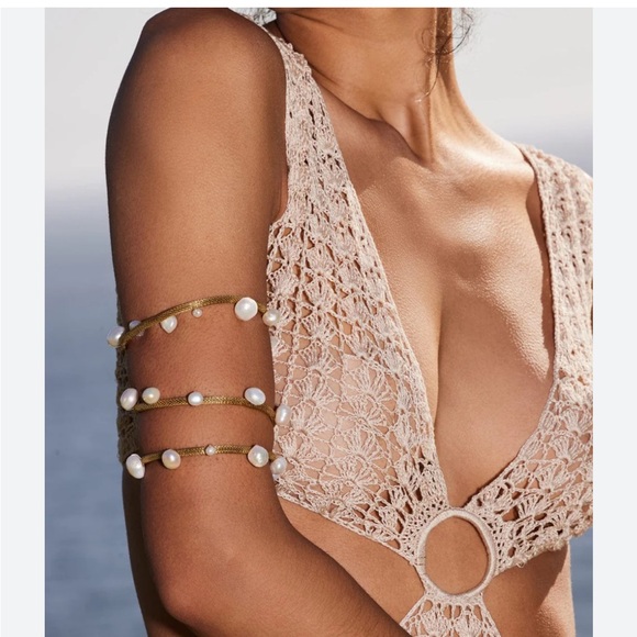 cult gaia Jewelry - Brand New Cult Gaia Alva versatile choker / arm / wrist gold mesh,baroque pearls